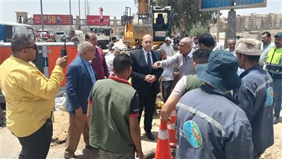 محافظة الجيزة: إصلاح الكسر المفاجئ لخط المياه بمدخل هضبة الأهرام خلال ساعتين