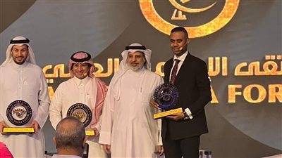 على هامش دورته الـ 20.. ملتقى الإعلام العربي يكرم محمود المملوك رئيس تحرير القاهرة 24