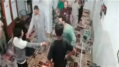 حبس بلطجية اقتحموا مسجدًا في السلام لملاحقة شخص حاول الاحتماء بالمصلين