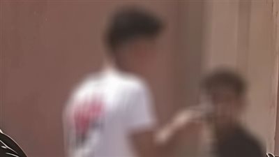 الأمن يفحص حقيقه انتشار صور لشاب يحمل صاعقًا كهربائيًا لترهيب الفتيات أمام مدرستين الفيوم