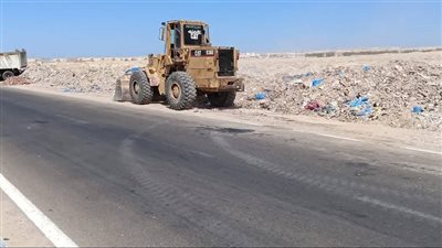 شؤون البيئة بالبحر الأحمر تحذر من إلقاء مخلفات المباني على الطرق الخارجية