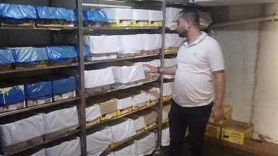 ضبط معمل غير مرخص يغش الزبدة البلدي باستخدام سمن صناعي ومكسبات طعم بالجيزة| صور