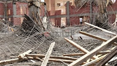 سقوط سقف مسجد تحت الإنشاء ببني سويف.. وإصابة 5 عمال وجارٍ إنقاذ سادس من تحت الأنقاض