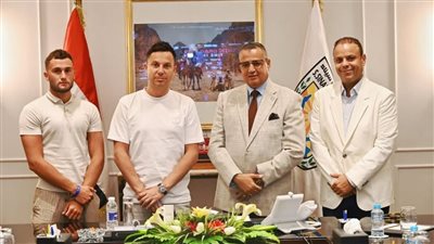 تعزيزًا لمكانتها السياحية.. محافظ جنوب سيناء يبحث تنظيم مهرجان عالمي في شرم الشيخ