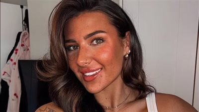 حب في الزنزانة| فصل ومحاكمة سجانة بسبب علاقة عاطفية مع نزيل.. ما القصة؟