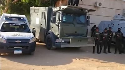 اقتحموا وكرًا لتجار مخدرات.. مصرع عنصرين إجراميين خلال مداهمة أمنية في قنا