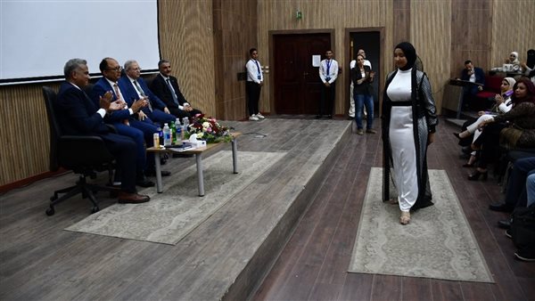 جانب من العرض 