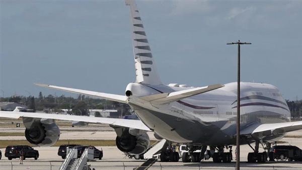 طائرة بوينج هدية