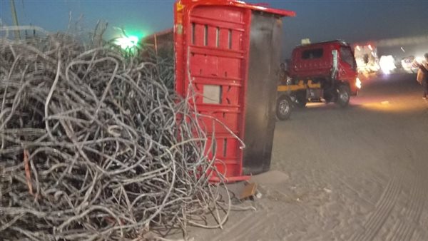 انقلاب سيارة محملة