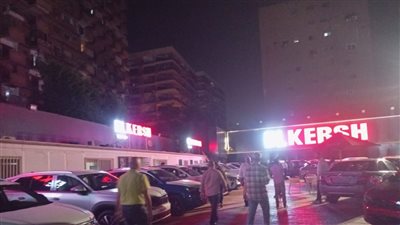 أبرزها القرش للسيارات ومطعم فرفشة وكافية الخديوي.. غلق وتشميع محال مخالفة بمصر الجديدة| صور