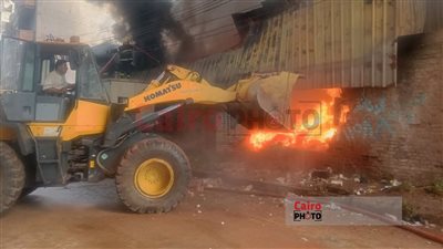 حريق بمصنع في مدينة فوه بكفر الشيخ.. والحماية المدنية تحاول السيطرة عليه