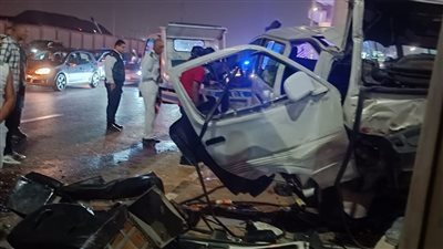 إصابة 14 شخصًا في حادث تصادم ميكروباص برصيف في القاهرة الجديدة