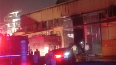 تفاصيل حريق مصنع أكياس بلاستيكية بالمنطقة الصناعية الأولى بأكتوبر 