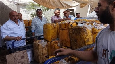 محافظة الجيزة تغلق منشأة مخالفة لإعادة تدوير الزيوت المستخدمة بأوسيم