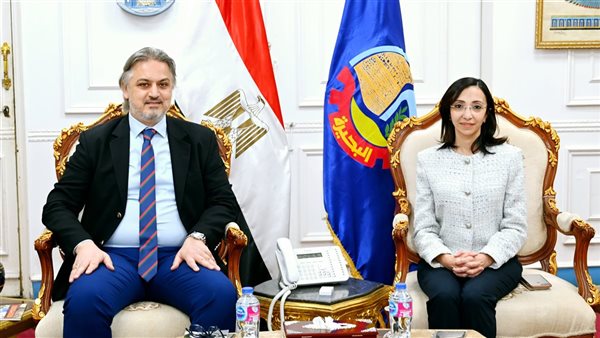 محافظ البحيرة والقنصل