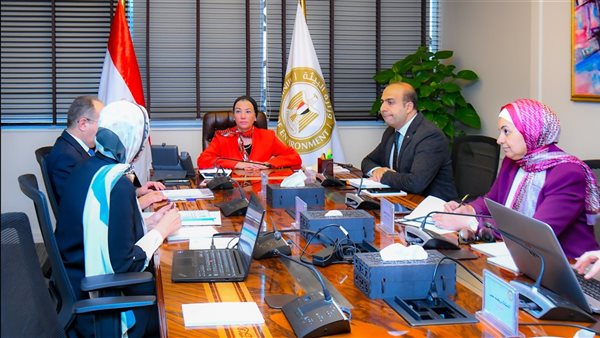 وزيرة البيئة 