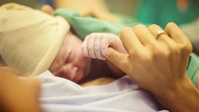 جريمة هزّت أمريكا.. امرأة تقتل سيدة حامل وتنتزع جنينها