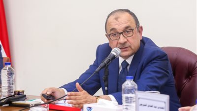 وزير قطاع الأعمال: دراسة طرح عدد من الشركات ضمن برنامج الطروحات 