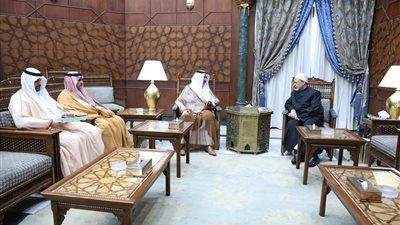 شيخ الأزهر يلتقي سفير خادم الحرمين الشريفين بمصر ويبحثان سبل تعزيز التعاون
