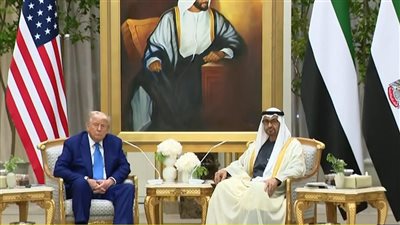 ترامب لـ محمد بن زايد: أنت رجل عظيم ويشرفني الوجود معك