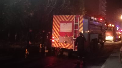 السيطرة على حريق نشب في سيارة أعلى محور حسب الله الكفراوي