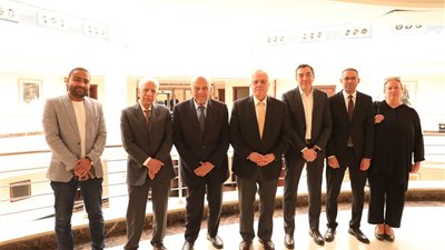 مجدي يعقوب: مركز القلب بأسوان يهتم بدمج البحث العلمي بالخدمات العلاجية.. ونسعى لتقديم أفضل رعاية