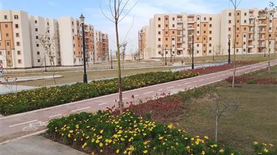 الإسكان تطالب العملاء المخصص لهم وحدات سكنية بمدينة 15 مايو سرعة استلامها 