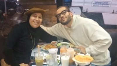 كان في فرنسا.. إيناس مكي تكشف تفاصيل وفاة نجل شقيقتها