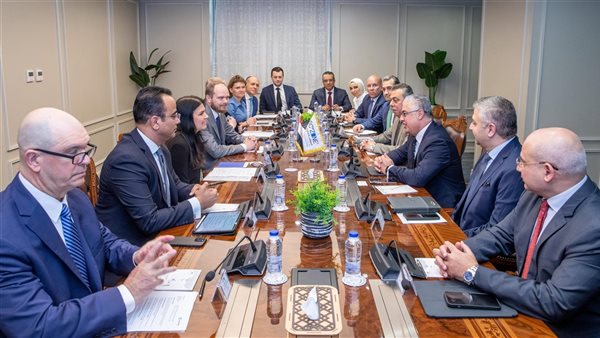 لقاء رئيس اقتصادية