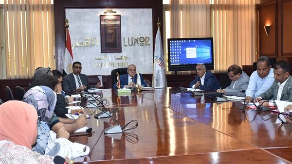 محافظ الأقصر خلال