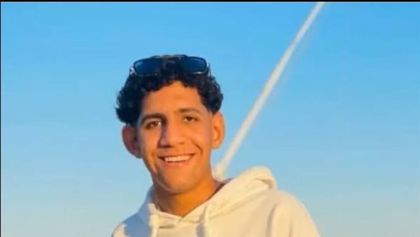 الشاب عمر قناوى 