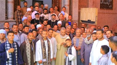 مصر الحلوة.. قساوسة يشاركون في افتتاح مسجد بقنا| صور