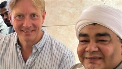 من الدنمارك إلى ساحات الذكر في الأقصر.. كريس يهيم بالعشق الإلهي بعد اعتناقه الإسلام