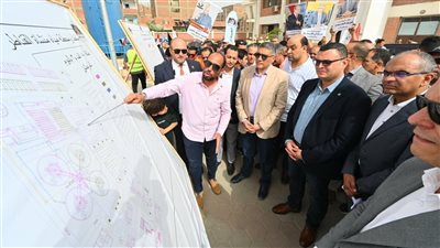 وزير الإسكان ومحافظ الجيزة يتفقدان محطة مياه منشأة القناطر المُرشحة