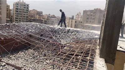 رئيس حي النزهة بالقاهرة: إزالة أعمال مخالفة في عقار بشارع مصطفى شمس الدين