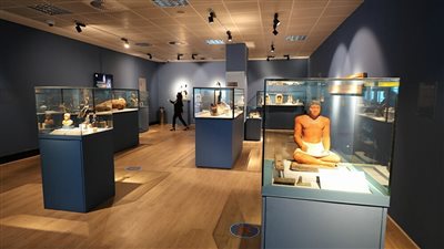 الصمغ بمصر القديمة.. متحف مطار القاهرة يعرض قطعة أثرية نادرة للكاتب المصري