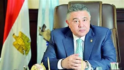 استعدادًا لفصل الشتاء.. محافظ البحر الأحمر يوجّه بسرعة صيانة مصارف الأمطار بالغردقة