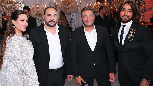 حفل عيد زواج رجل