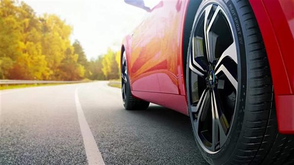  إطارات السيارات