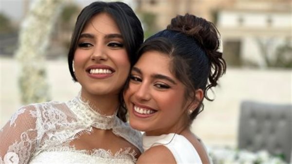 مايان السيد وشقيقتها