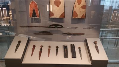 قبل افتتاحه.. عرض قطعة أثرية بالمتحف المصري الكبير تعود إلى 700 ألف عام 