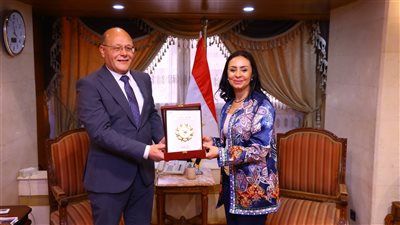 وزيرة التضامن تبحث سبل تقديم دعم مالي للطلاب الأولى بالرعاية مع رئيس جامعة سوهاج