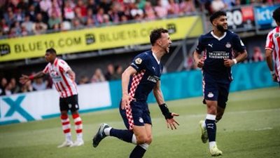 بعد منافسة مع أياكس.. آيندهوفن بطلًا للدوري الهولندي للمرة الثانية على التوالي 