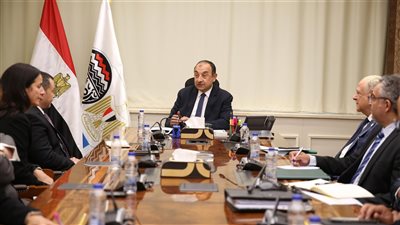 باستثمارات 20 مليون دولار.. وزير قطاع الأعمال يتابع إعادة تشغيل مصنع الأنود بالسخنة 