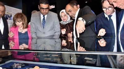 يستمر حتى 16 يونيو.. افتتاح معرض المجوهرات الذهبية بمتحف الفن المصري القديم بالأقصر بالتعاون مع فرنسا