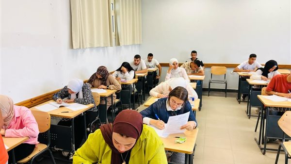 جانب من الامتحانات