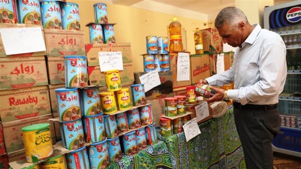 محافظ أسوان