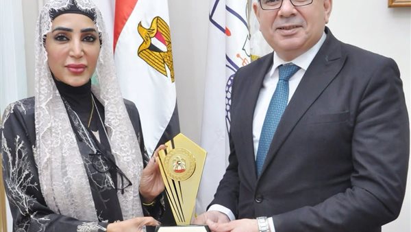 تجارة عين شمس تبحث