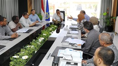 محافظ أسوان: خطة محكمة لتنفيذ أعمال التطهير لشبكات الصرف الصحي قبل عيد الأضحى