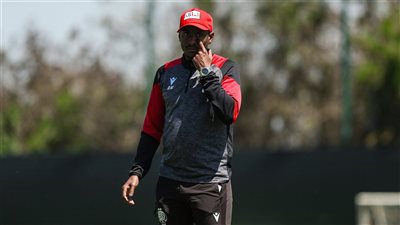 رسميًا.. الوداد المغربي يعلن فسخ تعاقده مع المدرب رولاني موكوينا